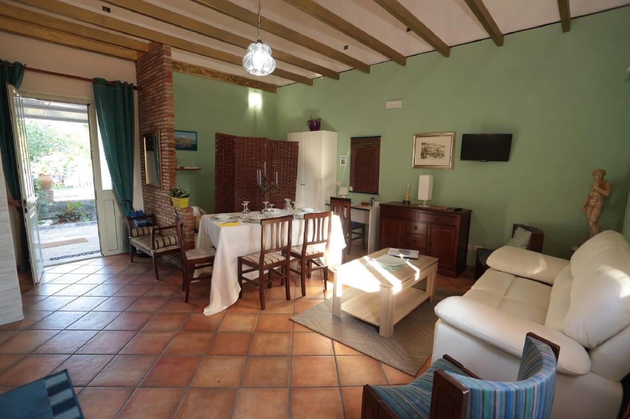 Holiday Maison Villa Arci Giardini Naxos Ngoại thất bức ảnh